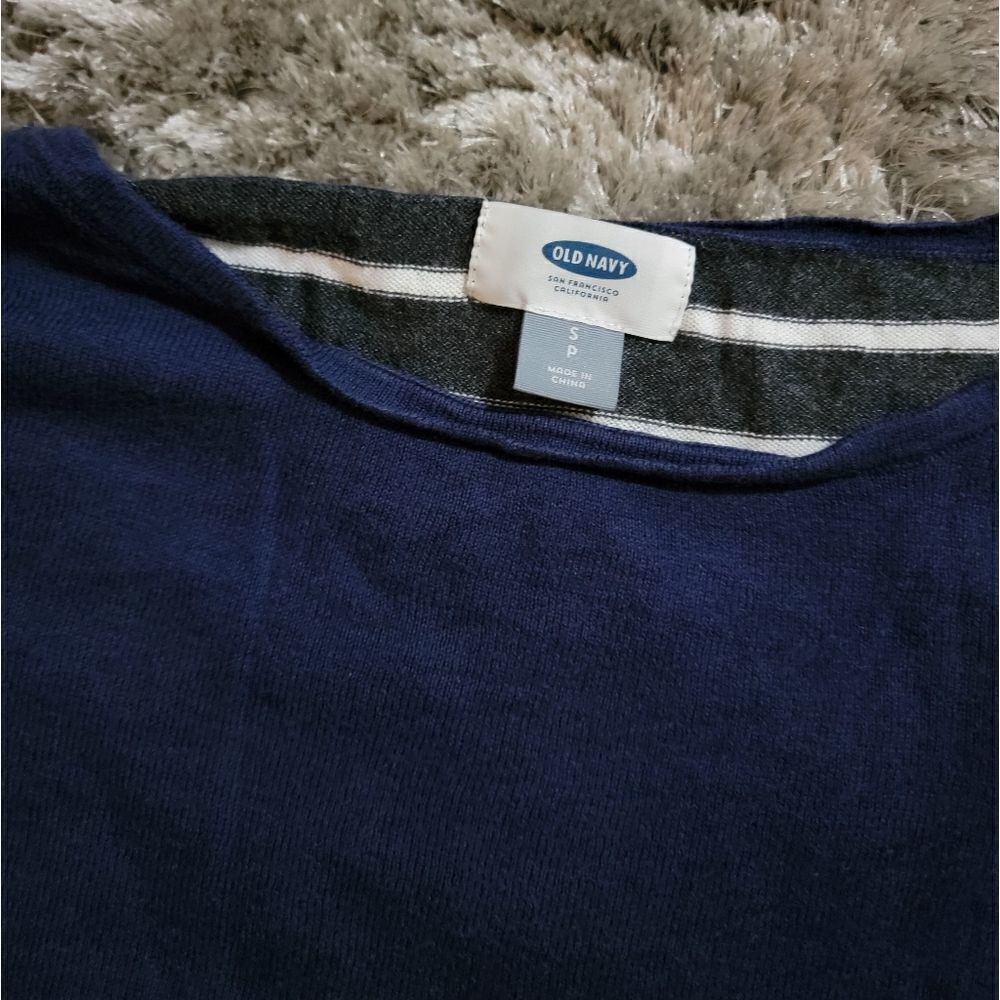 Old Navy Light Sweater - Picture 2 of 3